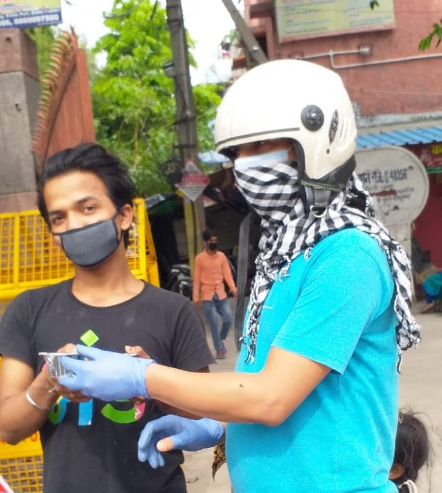 For over a month, 270 transgender and hijra are provided with cooked meals twice a day